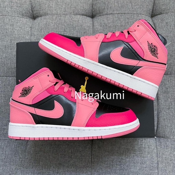 HOST PICK 💖🖤 Nike Air Jordan 1 Mid Pink ladies shoes - Picture 2 of 4